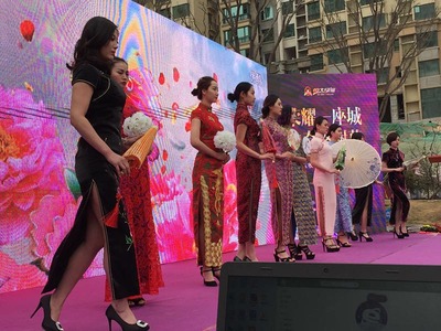 創(chuàng)新引領風尚 甘肅制高點廣告裝飾，打造蘭州慶典活動新標桿